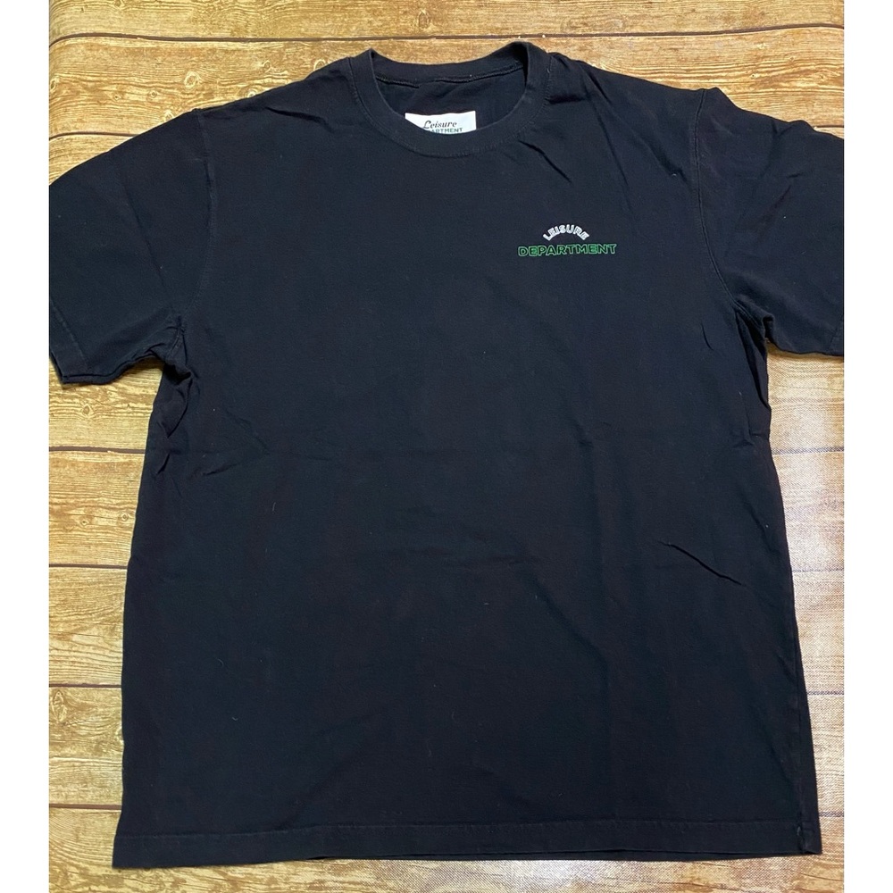 Leisure Department black short sleeve tshirt